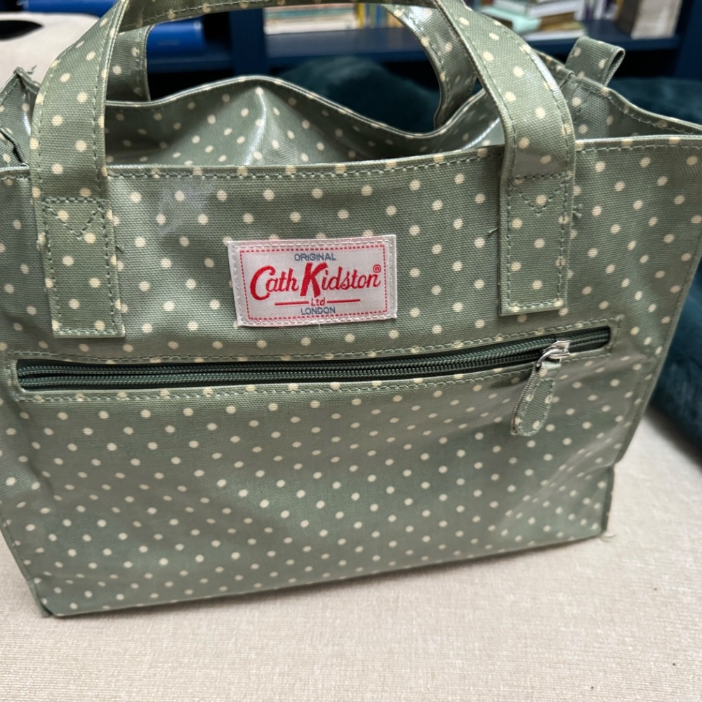 Cath Kidston Green Polka Dot sport bag - Picture 2 of 2